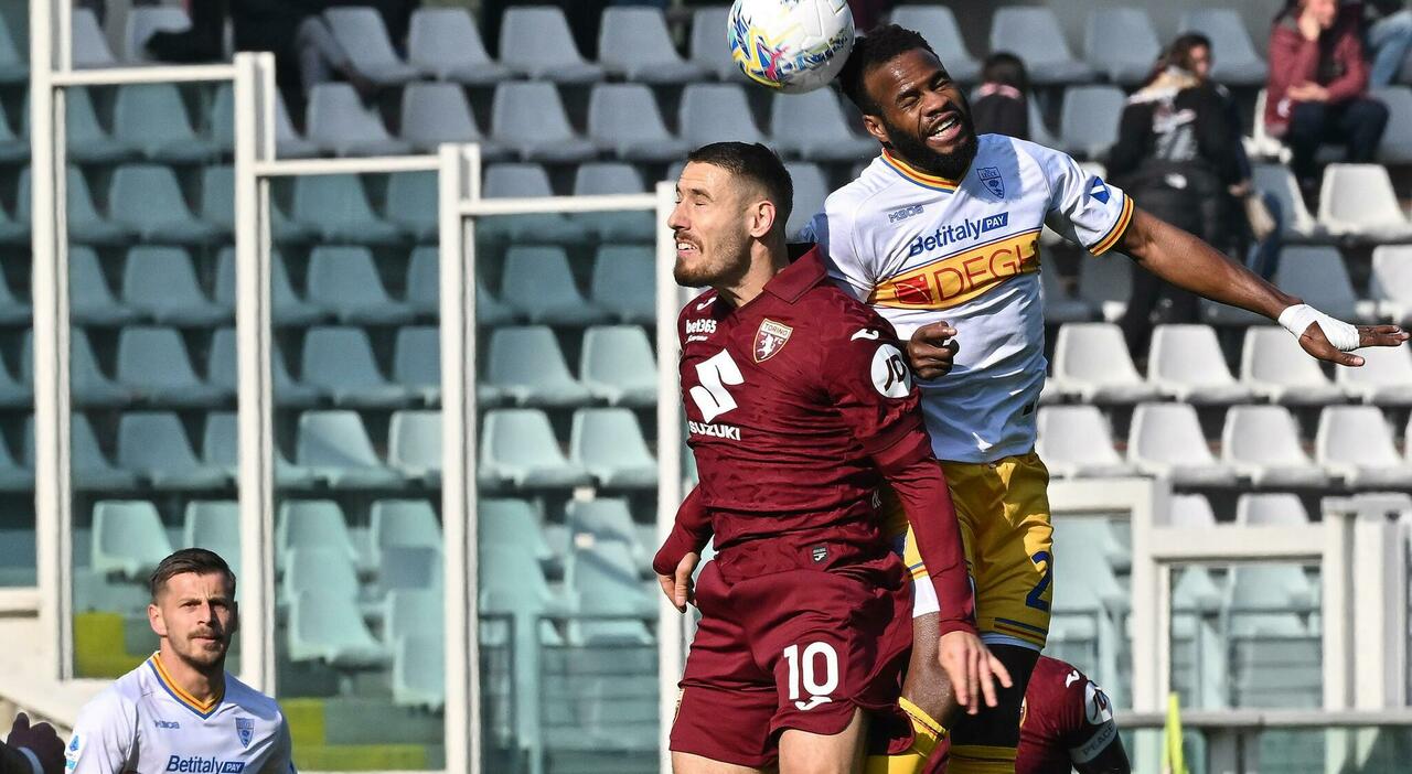 Torino Lecce, granata in vantaggio a fine primo tempo Torino Lecce, granata in vantaggio a fine primo tempo