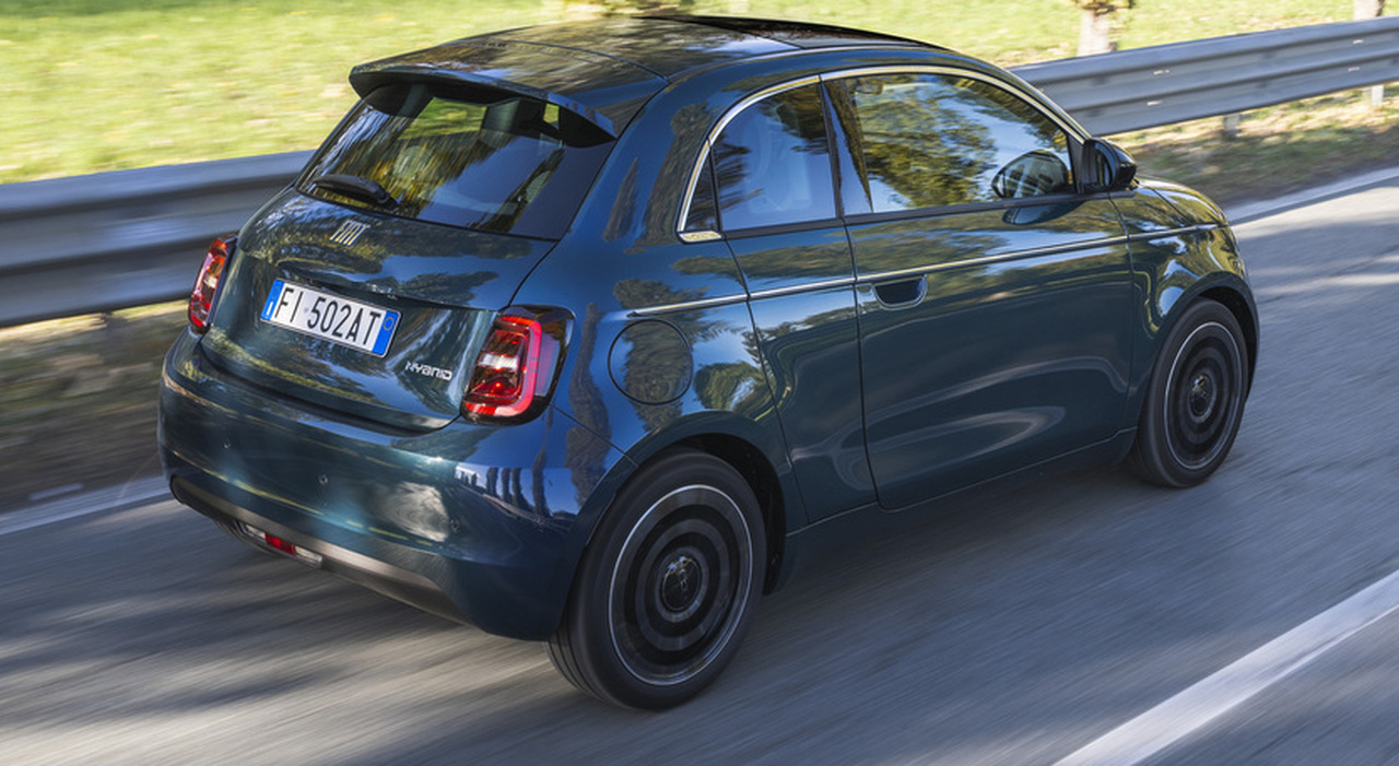 La nuova Fiat 500 hybrid