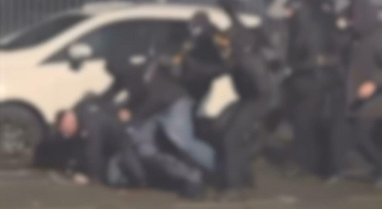 Dimessi Alessandro Calista e il collega che l Dimessi Alessandro Calista e il collega che l