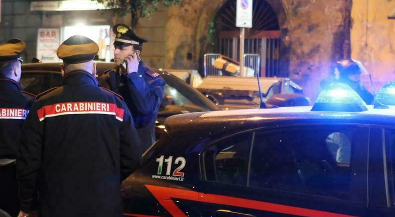 napoli un morso in petto al carabiniere che lo controlla 50enne ghanese arrestato