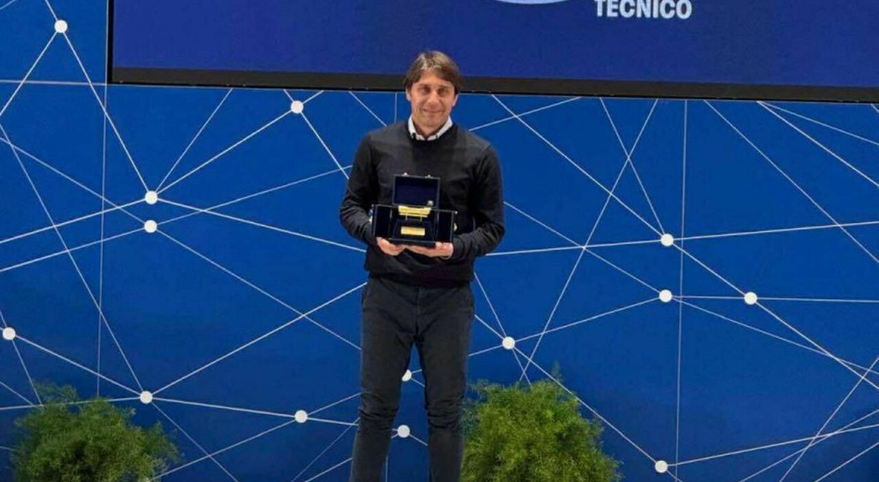 Napoli, Antonio Conte vince la Panchina d Napoli, Antonio Conte vince la Panchina d