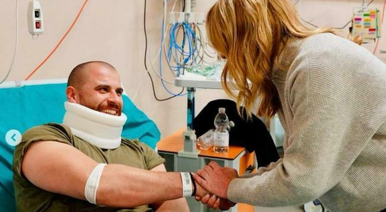 Dimesso il poliziotto ascolano eroe negli scontri di Torino. Il sindaco Fioravanti: «Un riconoscimento per Lorenzo Virgulti»