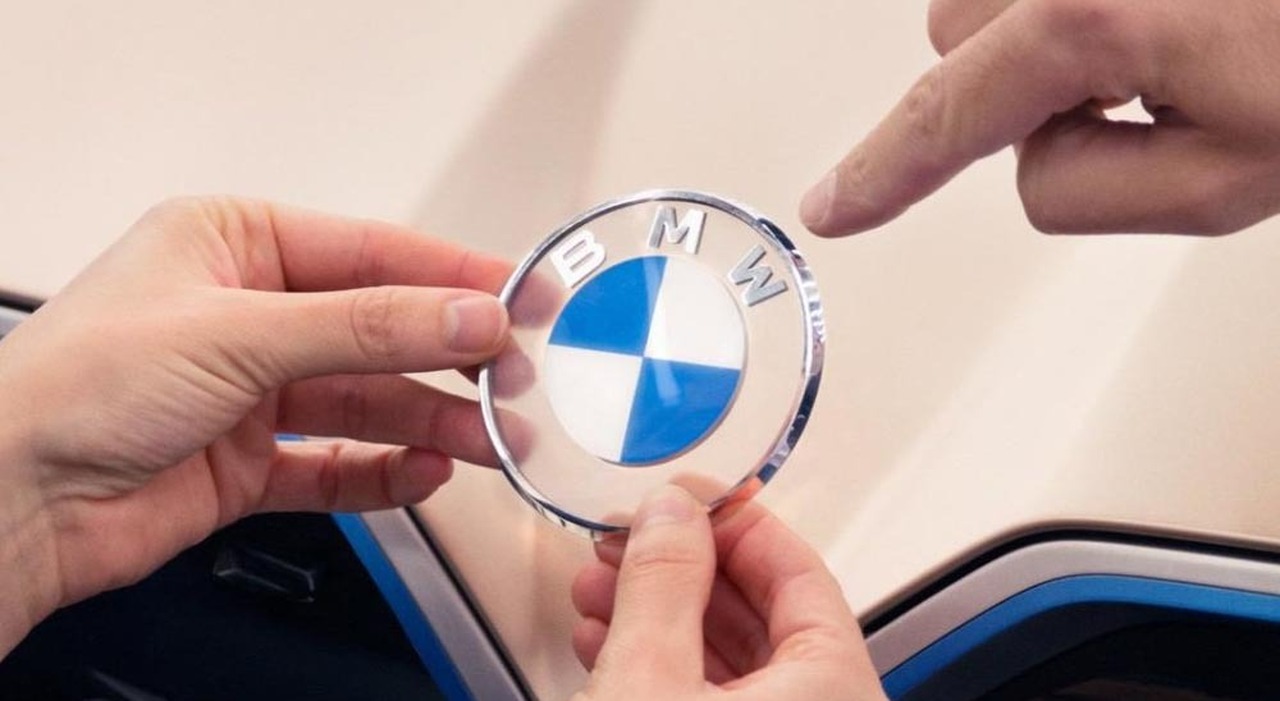 Il rinnovato logo Bmw