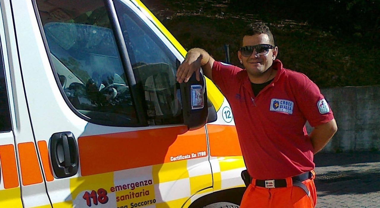 https://statics.cedscdn.it/photos/MED_HIGH/2026/02/04/9339475_04173834_francesco_duranti_aggredito_ambulanza.jpg
