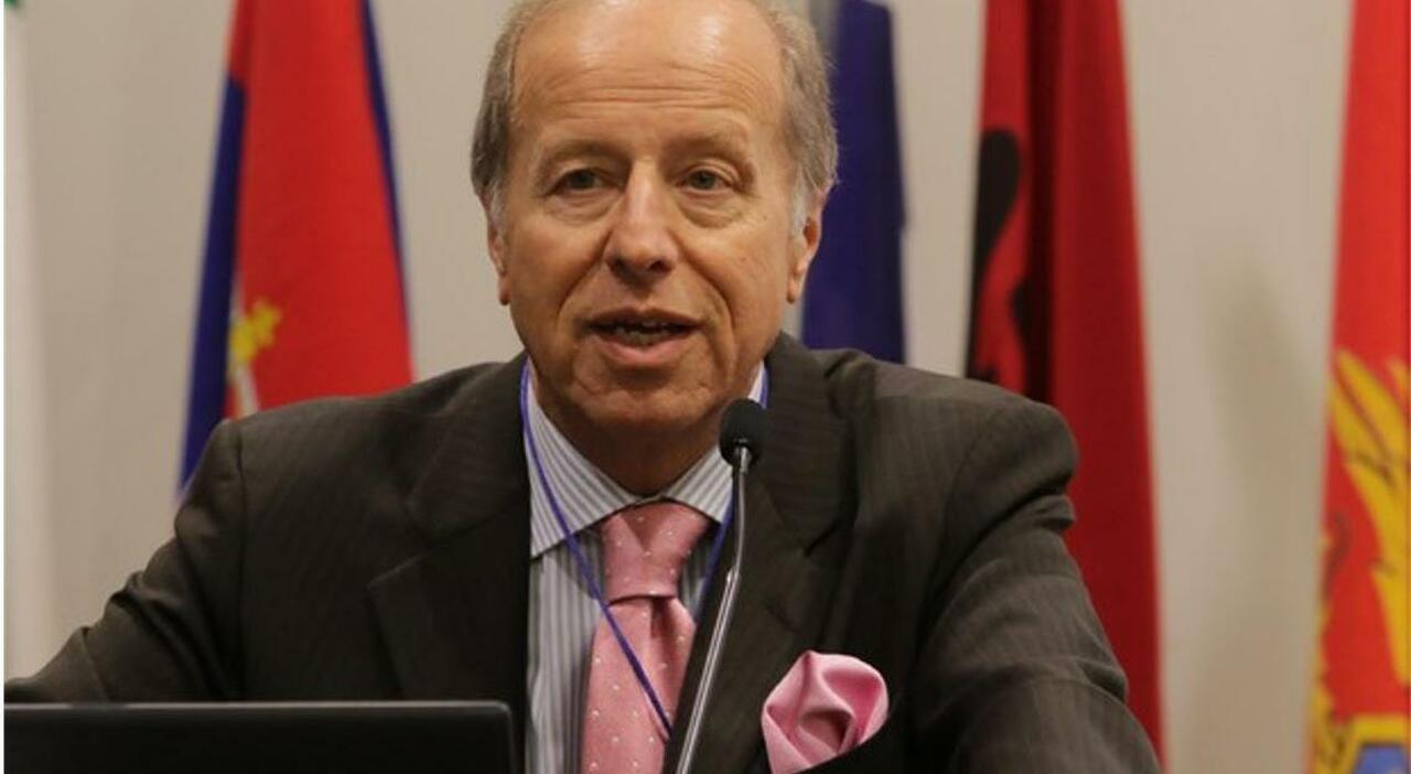 Vola dalle scale, trovato morto Fabio Pigliapoco: era l