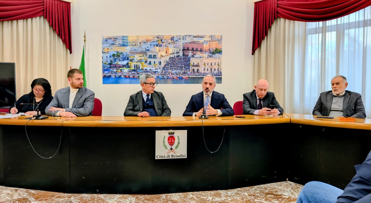 Enel incontra i capigruppo tra dubbi sul futuro della centrale e impegni mentre Marchionna chiede di fare in fretta