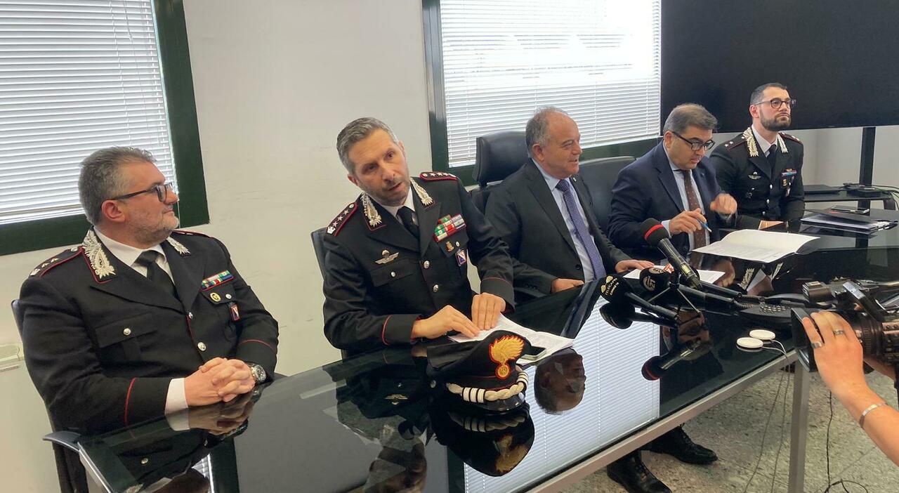 mondragone il clan gagliardi preparava un attentato contro la stazione dei carabinieri 21 arresti