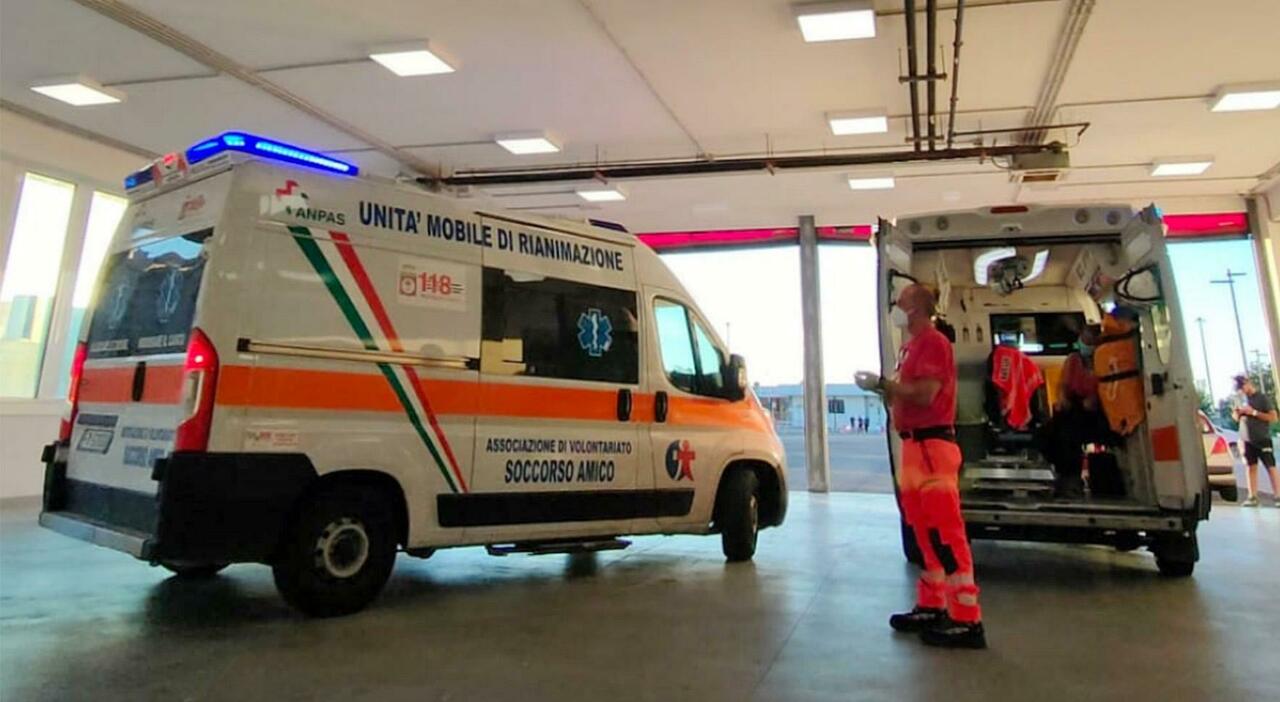lecce incidente sul lavoro nella zona industriale investito da un muletto grave un operaio