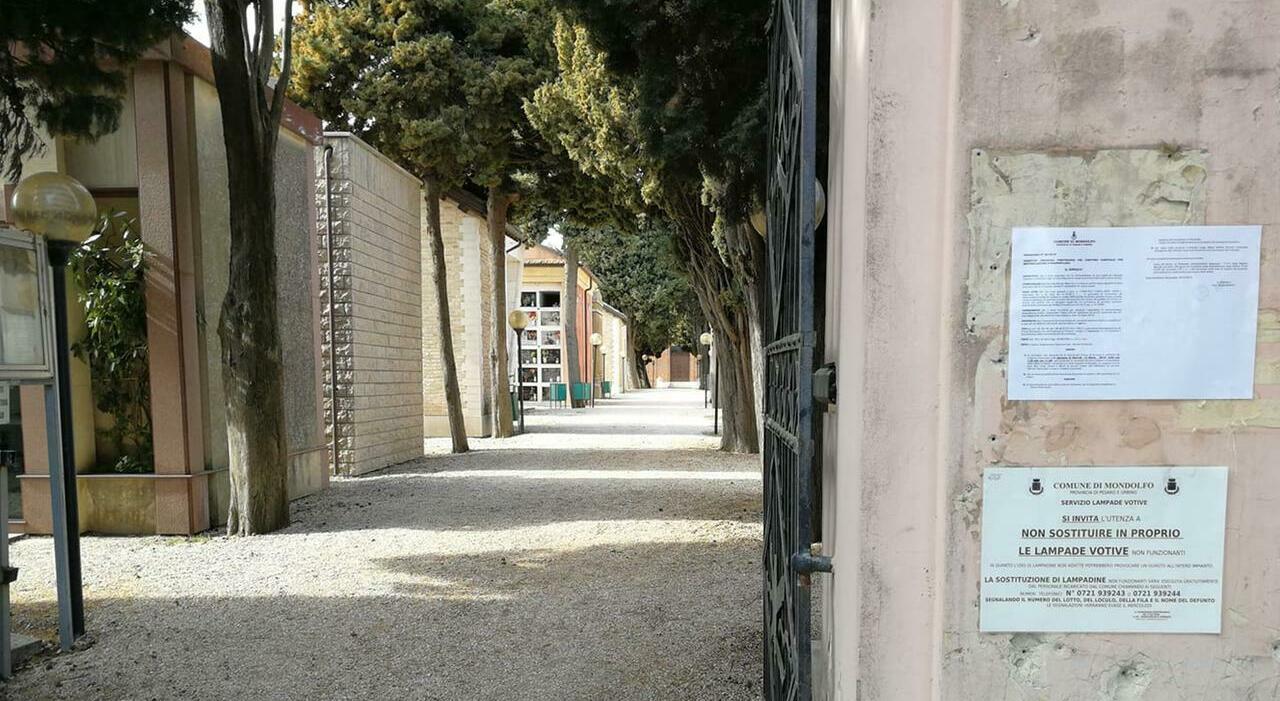 Vuole tumulare il padre deceduto, ma nel loculo trova un?altra salma: diffida al Comune di Folignano