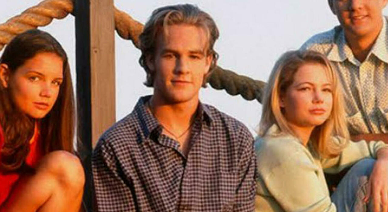 https://statics.cedscdn.it/photos/MED_HIGH/2026/02/11/9353806_11223634_james_van_der_beek_shannen_doherty_matthew_perry_luke_perry_morti_maledizione_star_serie_cult_anni_90.jpg