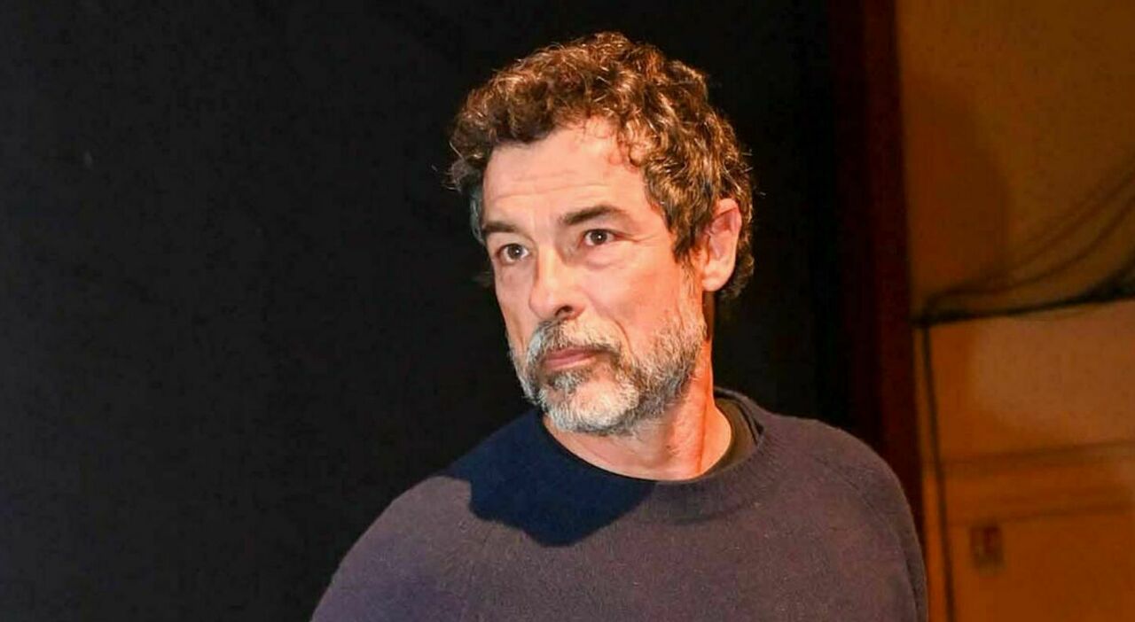 Gassmann, durante un evento Rai, scherza sulla sua mancata partecipazione a Sanremo e conferma il pieno supporto per il figlio Leo in gara