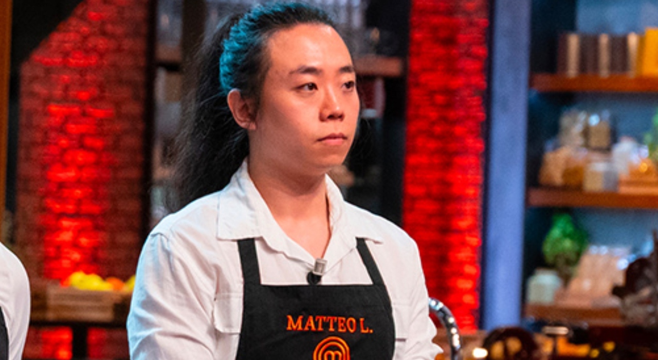 https://statics.cedscdn.it/photos/MED_HIGH/2026/02/13/9356076_13000113_masterchef_eliminato_matteo_lee_chi_e.jpg