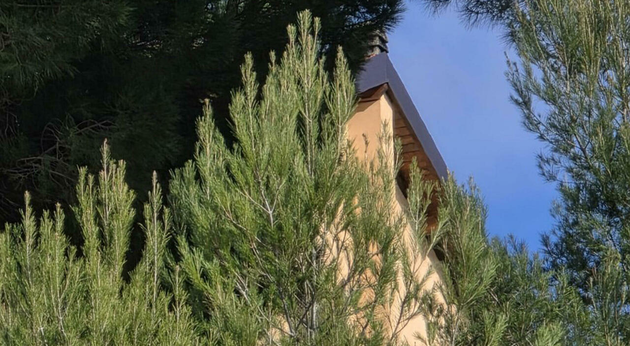 beatrice morta a due anni indagato anche il compagno della mamma la casa sotto sequestro erano insieme