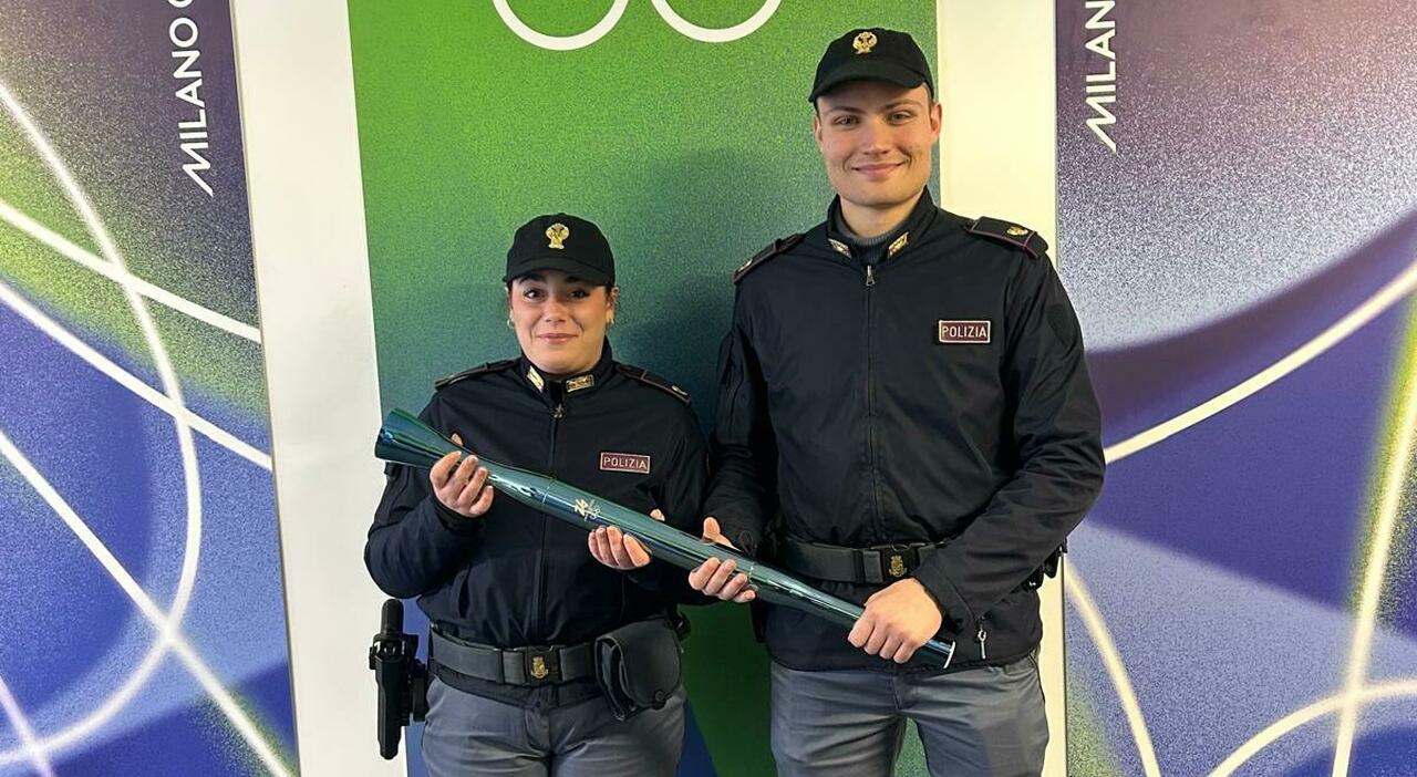 torcia olimpica rubata a fiames la polizia la ritrova goliardata di un gruppo di atleti i responsabili si sono scusati