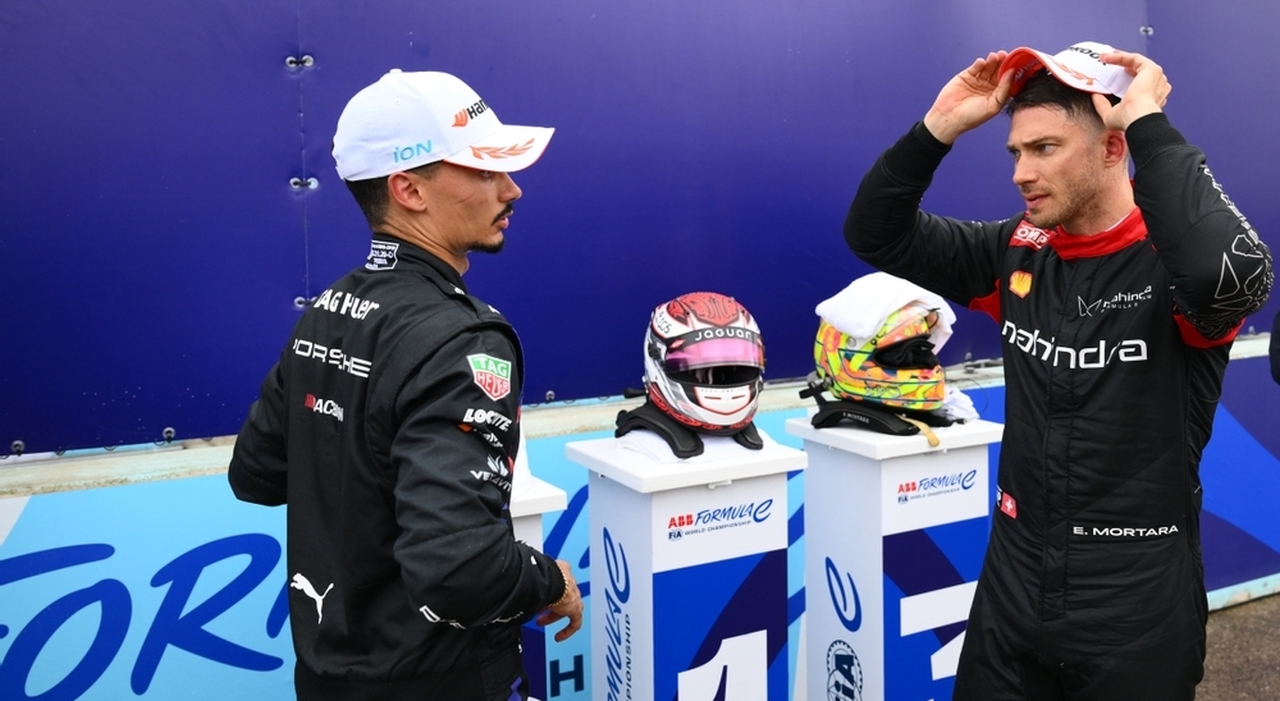 Wehrlein (Porsche) a sinistra con Mortara