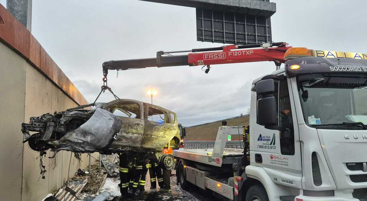 Incidente contro il guardrail sulla Pedemontana, poi l Incidente contro il guardrail sulla Pedemontana, poi l