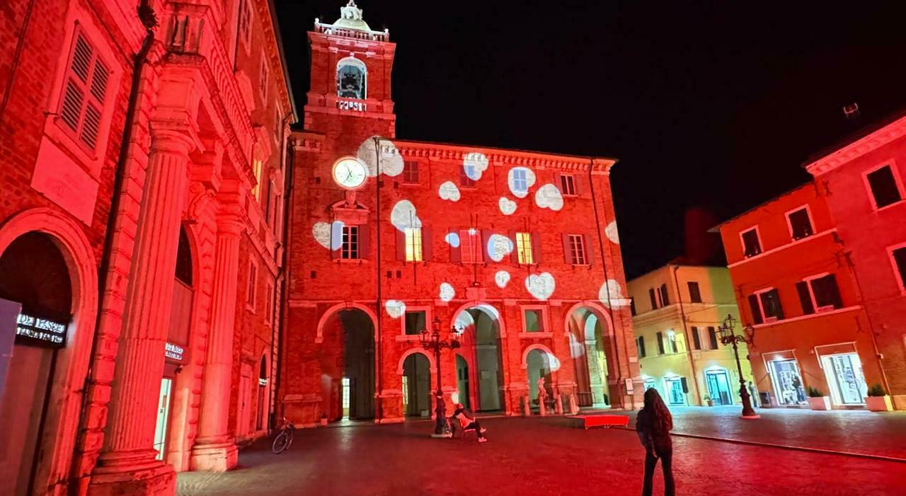 San Valentino senza età. A 76 anni sposa una ragazza di 26 a Senigallia, la polizia indaga: è tutto regolare