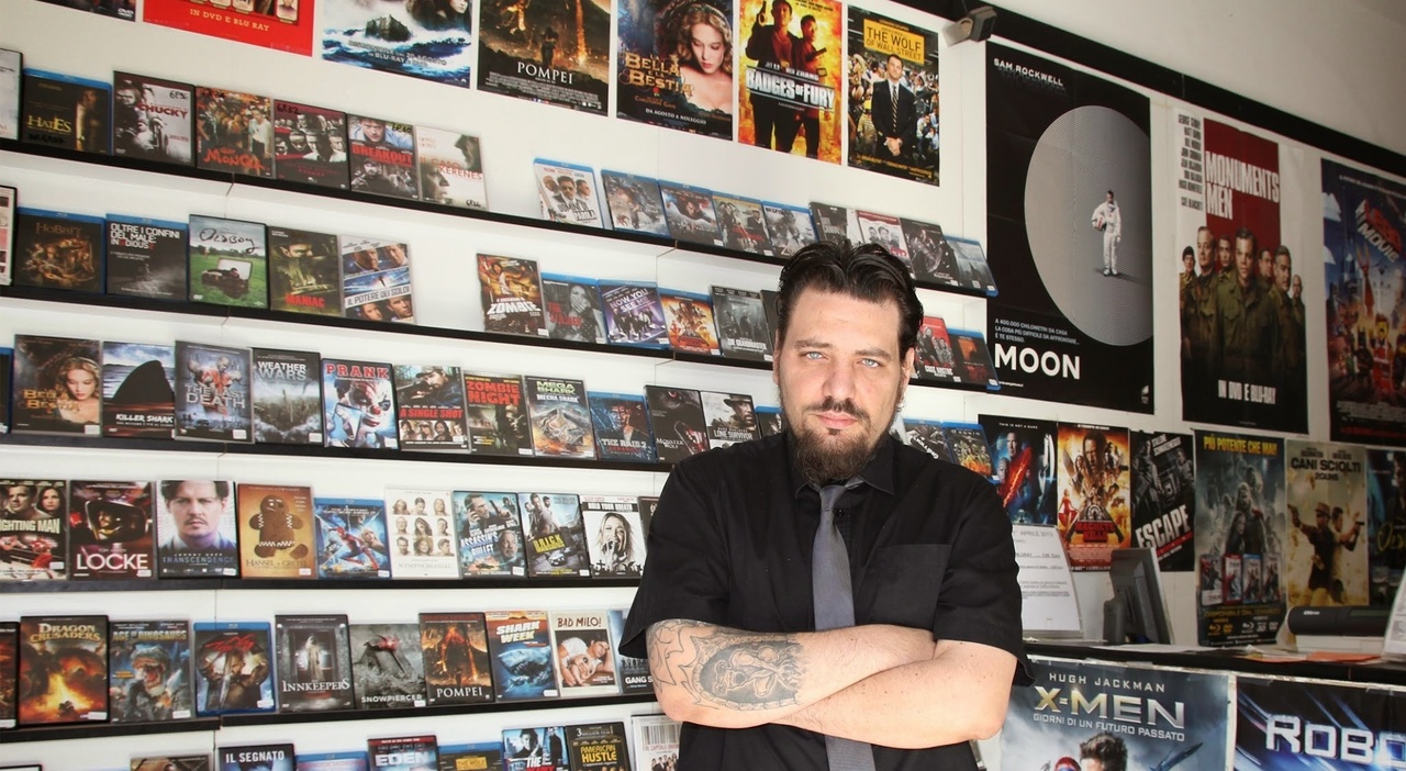 Morto Federico Frusciante, addio allo youtuber e critico cinematografico: aveva 52 anni Morto Federico Frusciante, addio allo youtuber e critico cinematografico: aveva 52 anni