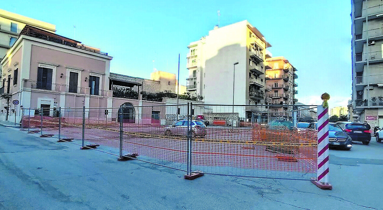 cantieri a bari chiude piazzale locchi ecco come cambiano via postiglione e via amendola il progetto