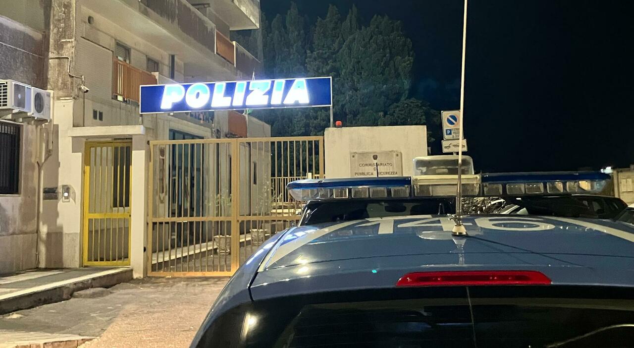 spaccio di droga  scattano gli arresti in corso il blitz della polizia