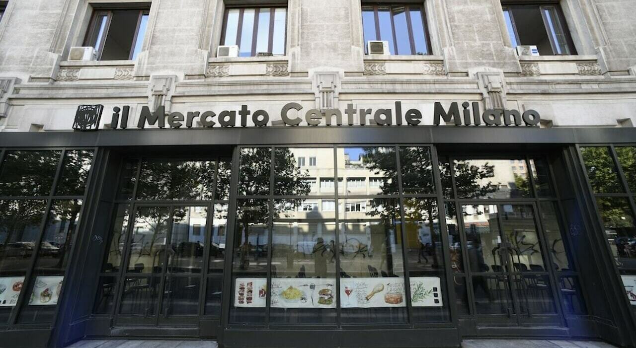 https://statics.cedscdn.it/photos/MED_HIGH/2026/02/21/9373531_21083535_mercato_centrale_chiusi_locali_sporcizia.jpg