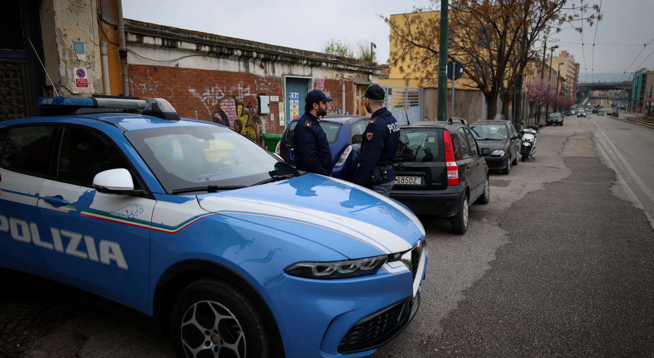 Napoli, spari nella notte: due minori feriti a colpi di arma da fuoco. Ricoverati in ospedale Napoli, spari nella notte: due minori feriti a colpi di arma da fuoco. Ricoverati in ospedale