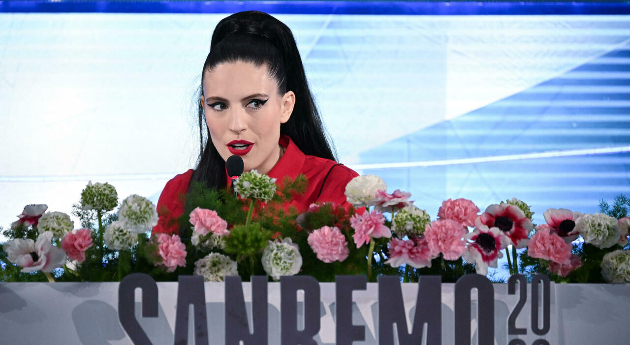 https://statics.cedscdn.it/photos/MED_HIGH/2026/03/01/9389761_01130342_sanremo_2026_ditonellapiaga_podio_allucinazione_letterale.jpg