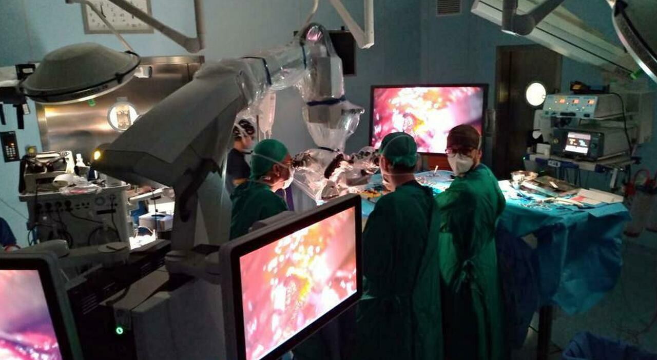 al niguarda il primo trapianto robotico doppio un cinquantenne libero da diabete e dialisi