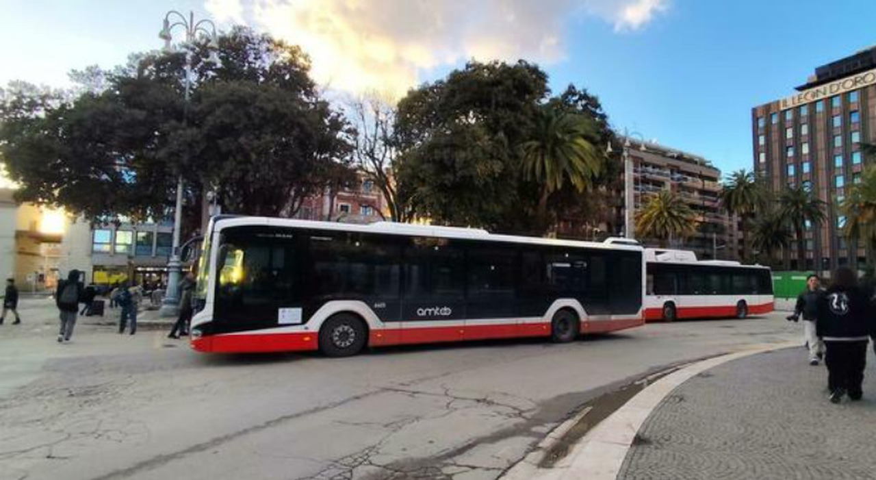 Autobus investe e uccide pedone: indagato il conducente Autobus investe e uccide pedone: indagato il conducente