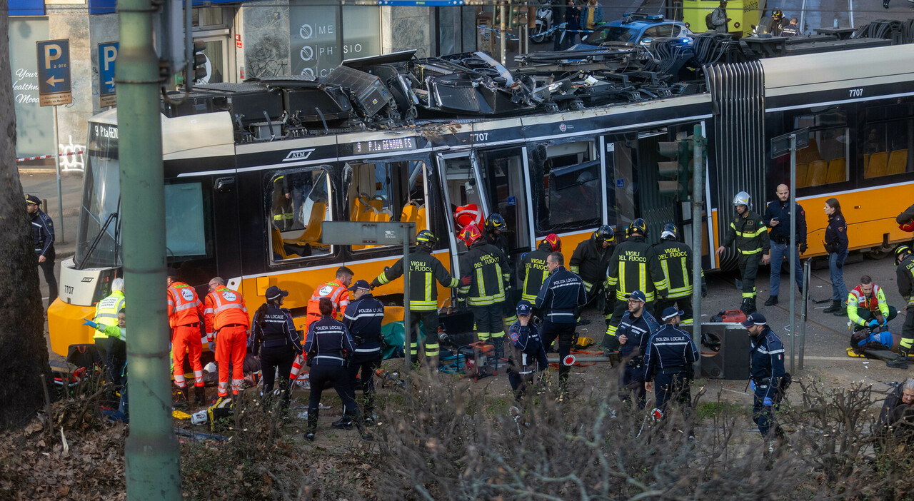 https://statics.cedscdn.it/photos/MED_HIGH/2026/03/05/9398085_05170518_tram_deragliato_andava_fortissimo_urlavano_tutti_milano.jpg