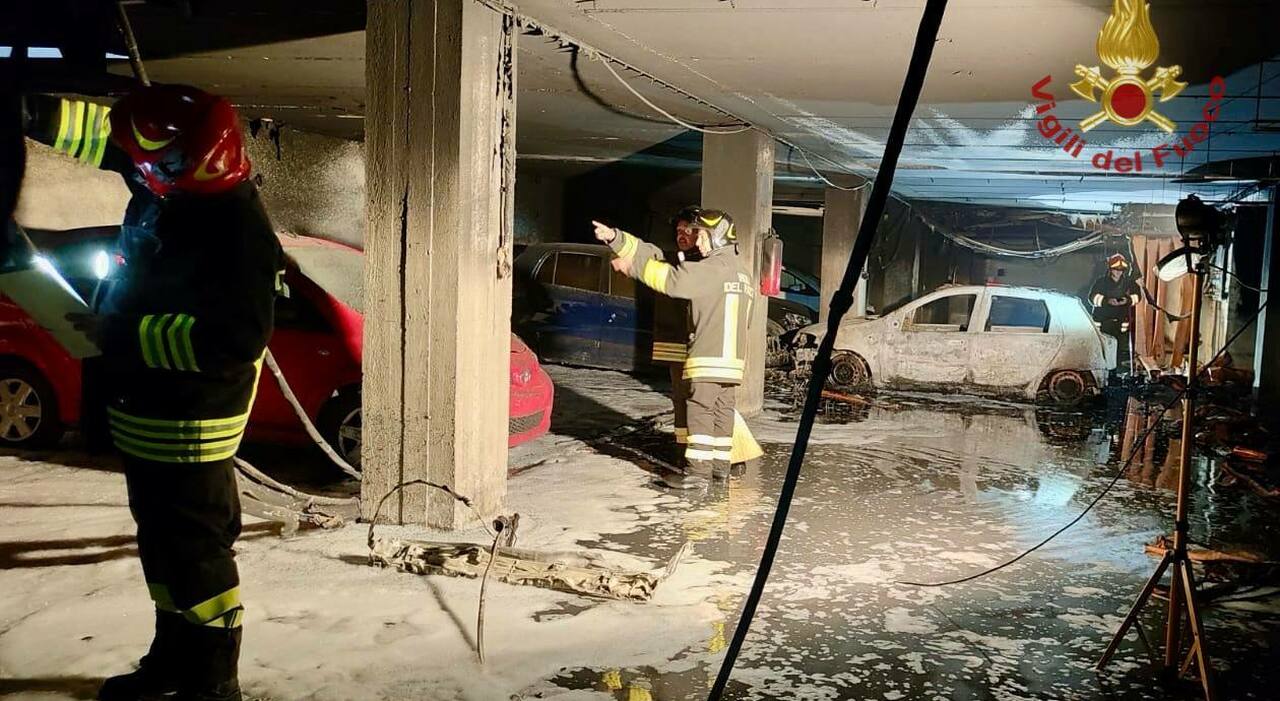 incendio nel garage condominio invaso dal fumo 15 persone intossicate tre sono bambini da Ilgazzettino.it incendio nel garage condominio invaso dal fumo 15 persone intossicate tre sono bambini