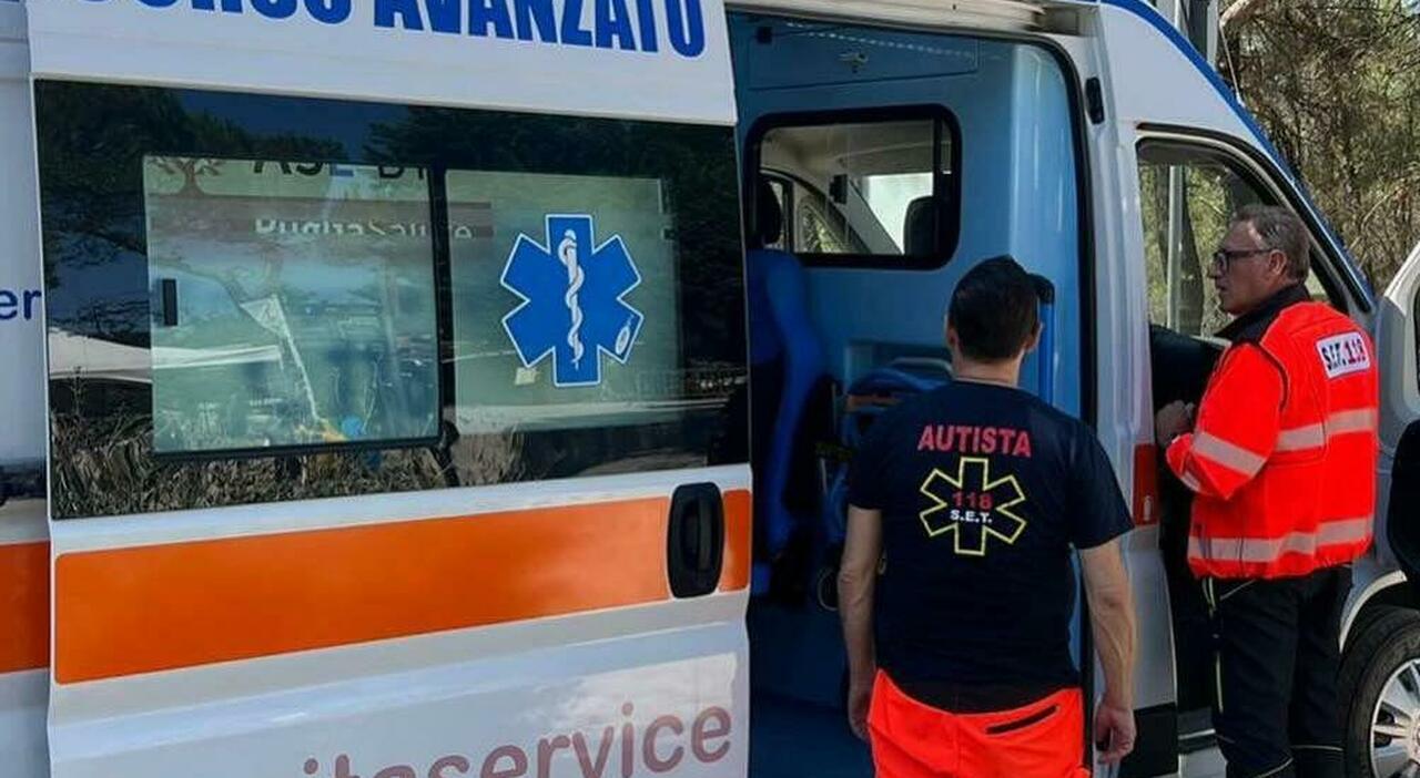 incidente in campagna il trattore si ribalta muore un agricoltore