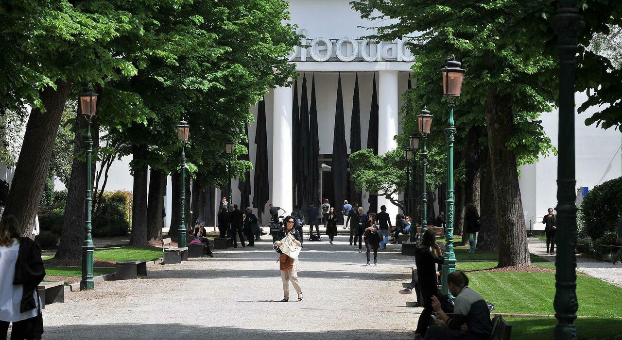 Biennale, 22 Paesi europei: no alla Russia. L