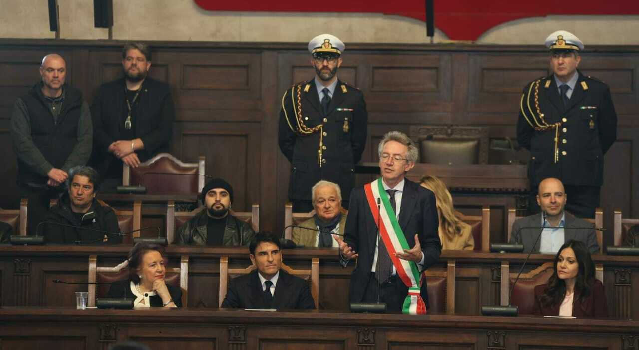 sanremo il sindaco manfredi premia sal da vinci grande emozione domenico ho parlato con la mamma 232 nostro figlio