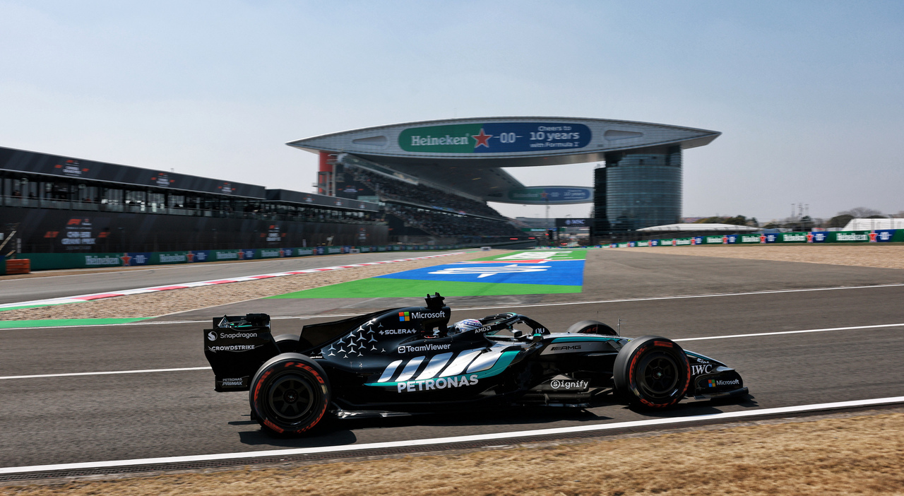 La Mercedes di George Russell in Cina