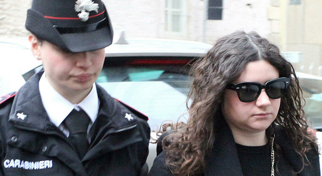 https://statics.cedscdn.it/photos/MED_HIGH/2026/03/13/9414008_13155345_chiara_petrolini_richiesta_procura_26_anni.jpg