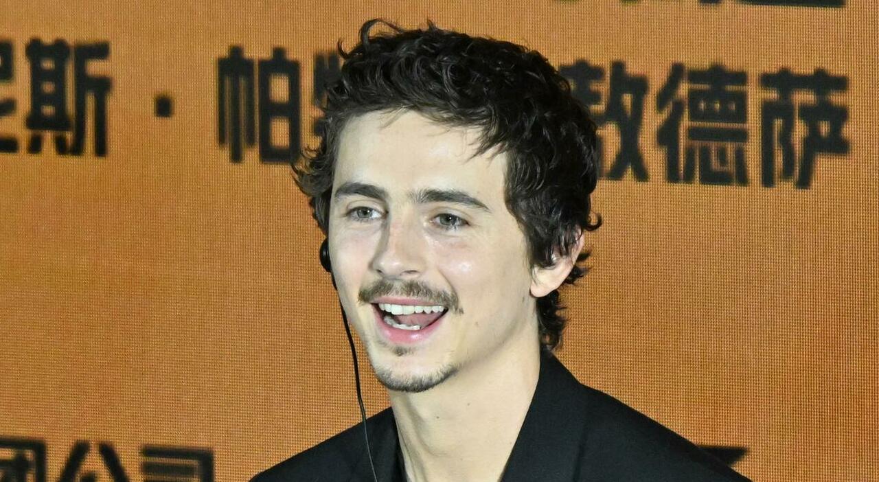 https://statics.cedscdn.it/photos/MED_HIGH/2026/03/14/9416216_14214047_oscar_prove_generali_tappeto_rosse_scommesse_scivolone_timothee_chalamet_pronti_circo.jpg
