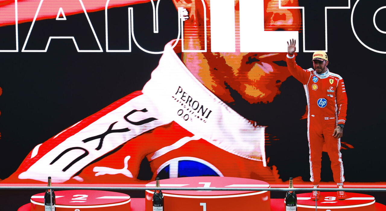 Lewis Hamilton sul podio