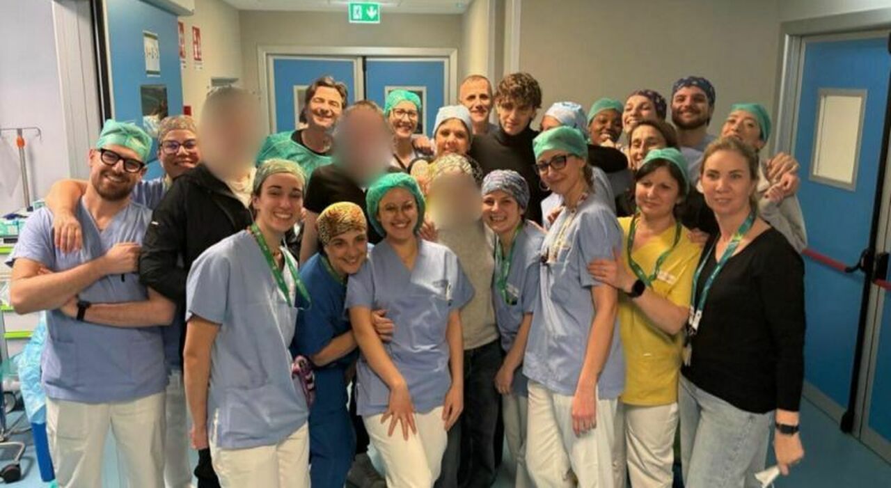achille lauro dai feriti di crans montana la visita in ospedale del cantante ai ragazzi ricoverati 200 speciale da Ilmessaggero.it achille lauro dai feriti di crans montana la visita in ospedale del cantante ai ragazzi ricoverati 200 speciale