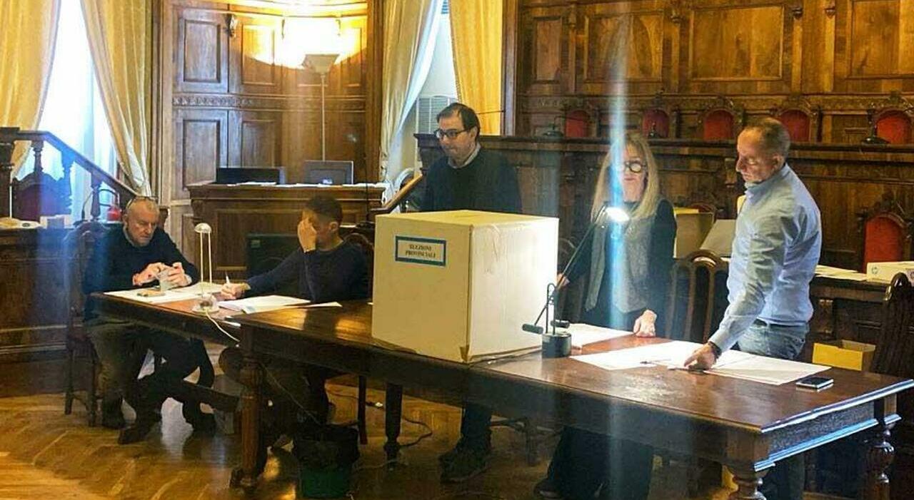 Ascoli, il fuoco amico stronca Loggi: Salvi è il nuovo presidente. Scintille nel Pd, ecco cosa è successo