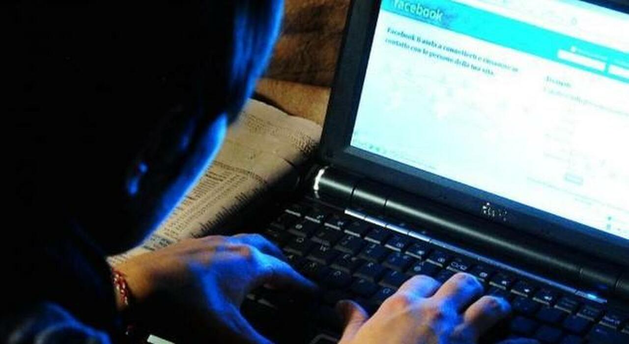 Ancona, 12enne maceratese viene adescata su TikTok: «Dai, mandami una tua foto nuda». La scoperta choc della madre