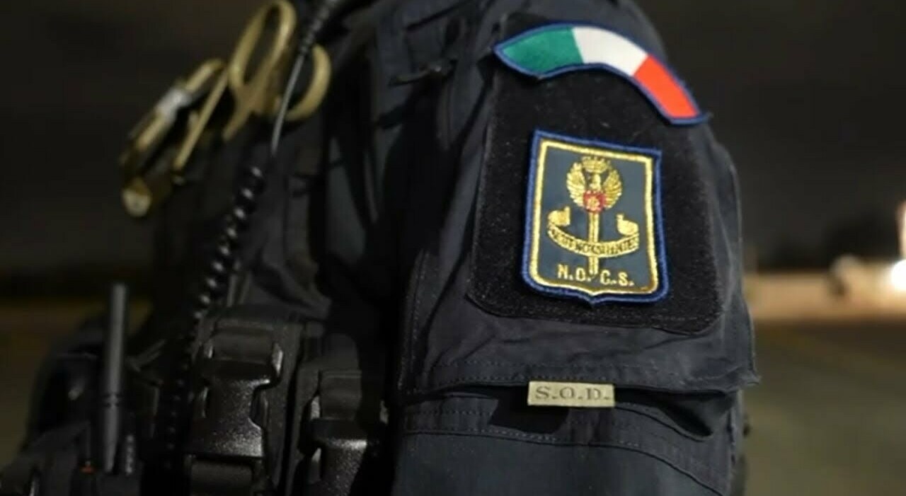 La polizia sventa un assalto a un portavalori in Emilia, la banda è pugliese: 12 arresti, ferito un agente