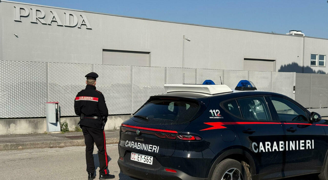 Prada, commando assalta la fabbrica e sbarra l