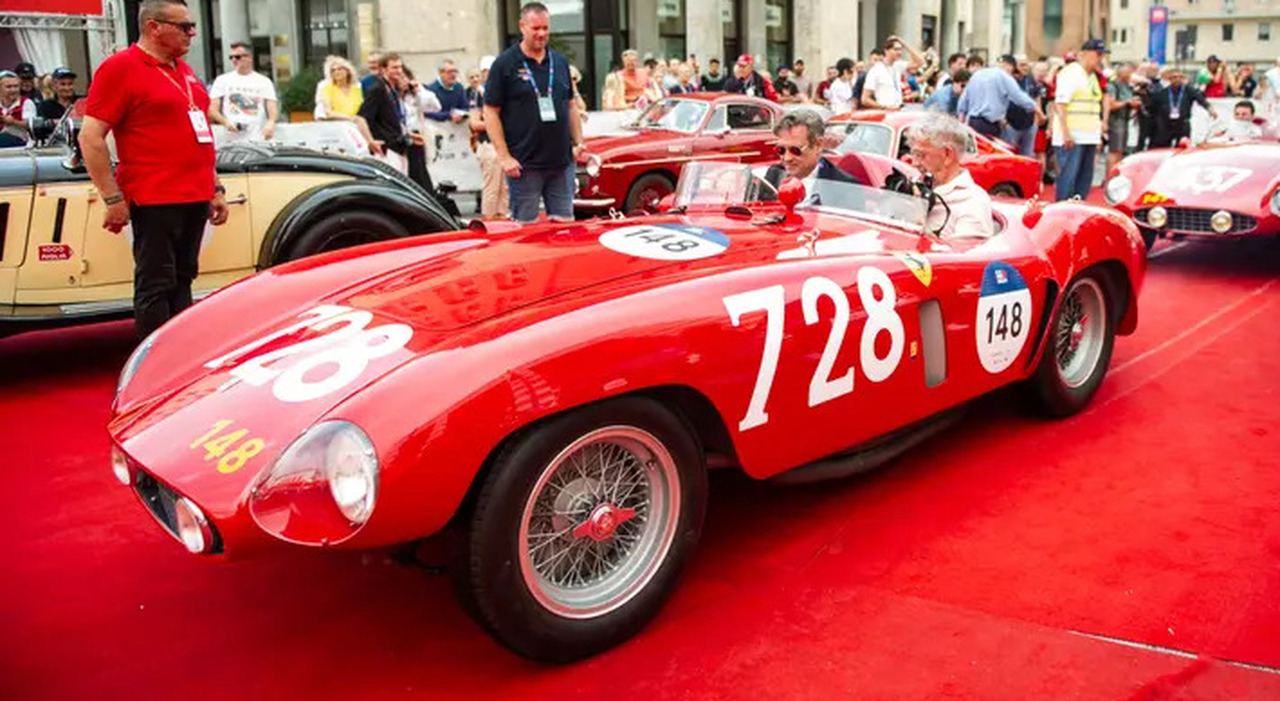 Un'auto storica alla 1000 Miglia