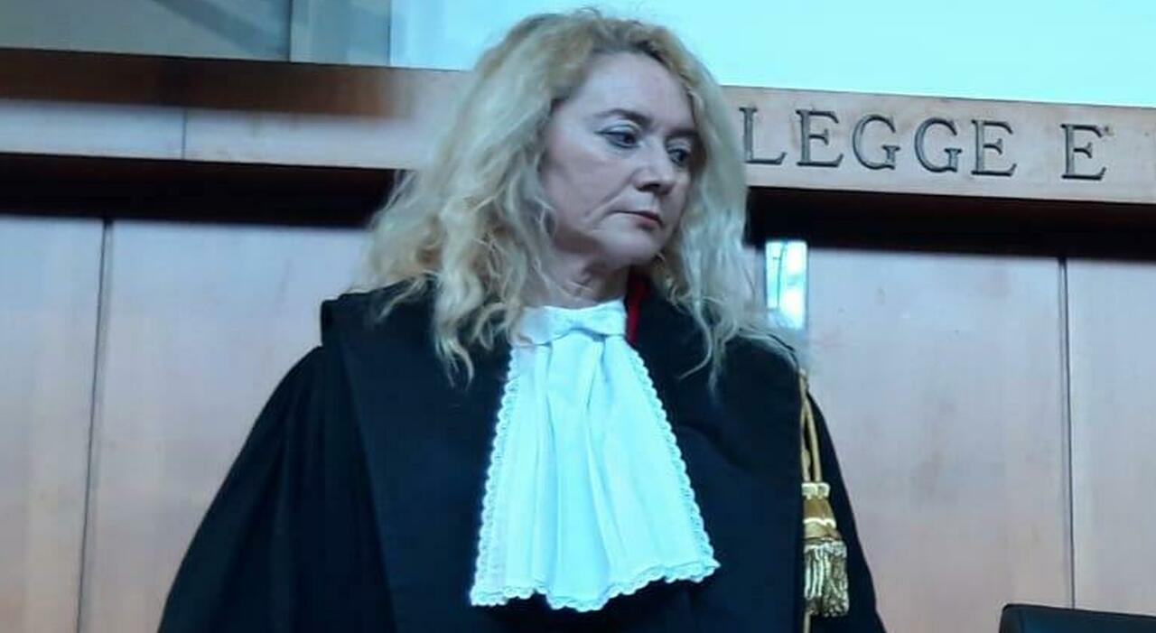 bossolo di kalashnikov in una busta ennesima intimidazione contro la giudice mariano da Quotidianodipuglia.it bossolo di kalashnikov in una busta ennesima intimidazione contro la giudice mariano