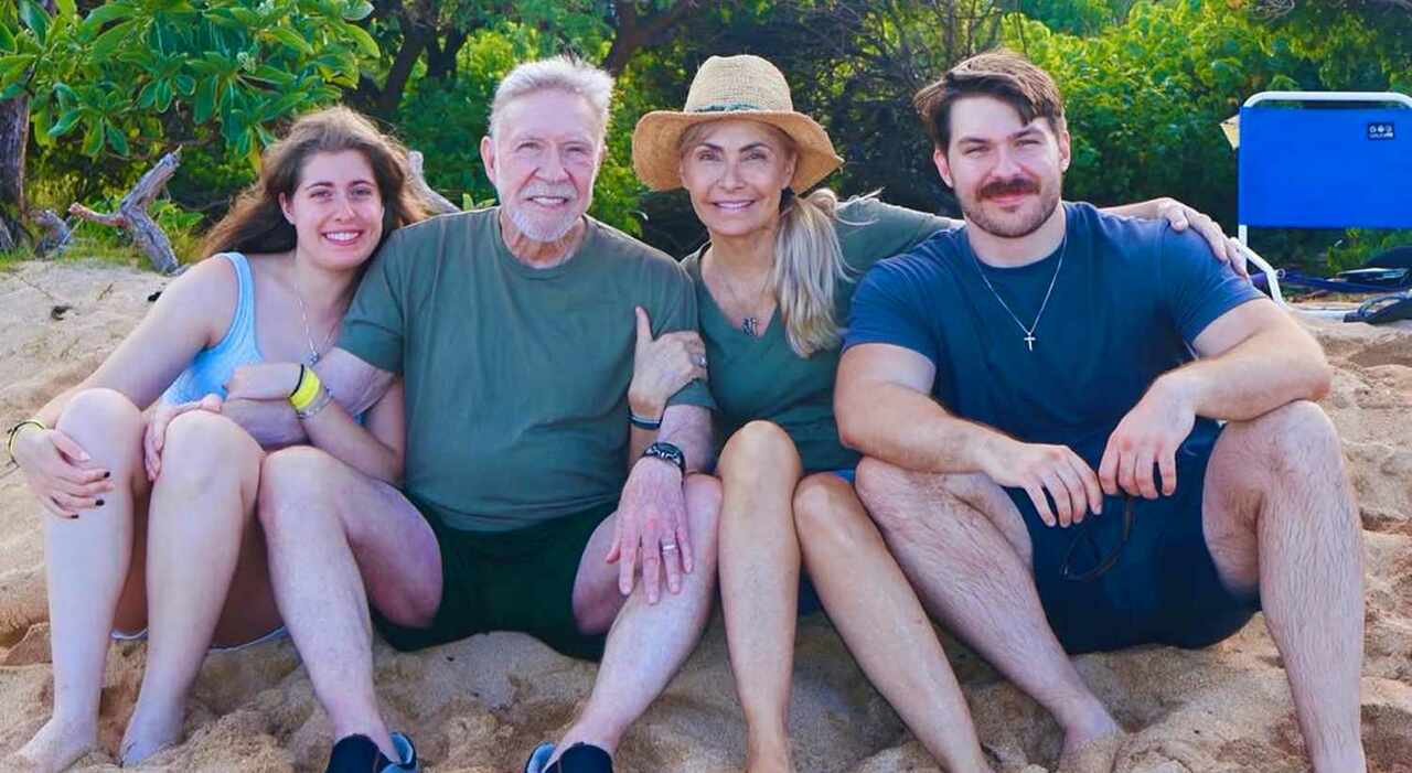 https://statics.cedscdn.it/photos/MED_HIGH/2026/03/21/9429733_21123524_chuck_norris_family_instagram_32026_bb2ddae7f5a64e5c81bbb47039bcc3fc.jpg