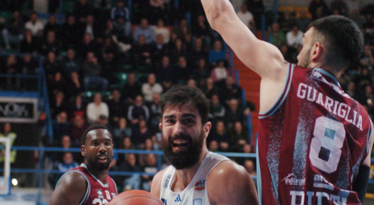 muscoli e lucidit224 brindisi c232 la valtur 232 tornata con merito in vetta alla classifica da Quotidianodipuglia.it muscoli e lucidit224 brindisi c232 la valtur 232 tornata con merito in vetta alla classifica