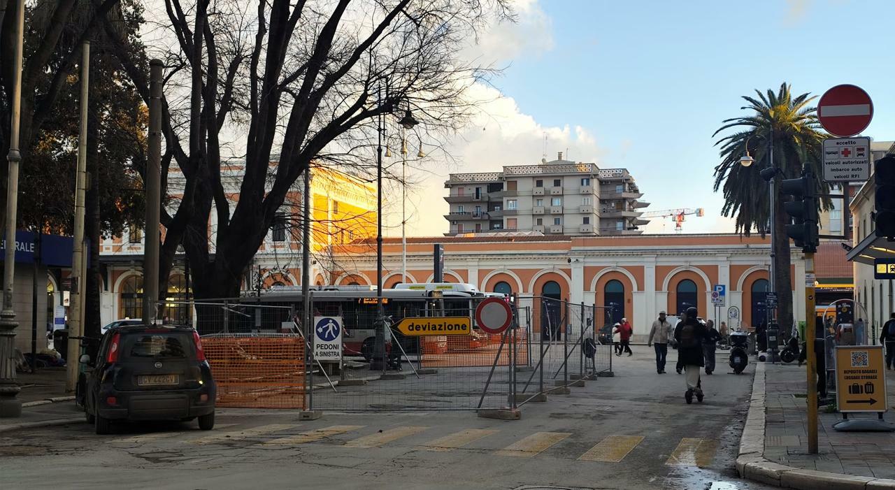 capolinea bus e divieti rivoluzione in piazza moro da domani la nuova viabilit224 nella zona della stazione da Quotidianodipuglia.it capolinea bus e divieti rivoluzione in piazza moro da domani la nuova viabilit224 nella zona della stazione