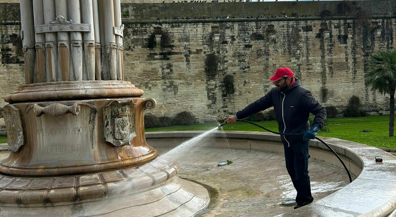lecce castello e fontana dellarmonia via il degrado pulizia dopo le foto denuncia da Quotidianodipuglia.it lecce castello e fontana dellarmonia via il degrado pulizia dopo le foto denuncia