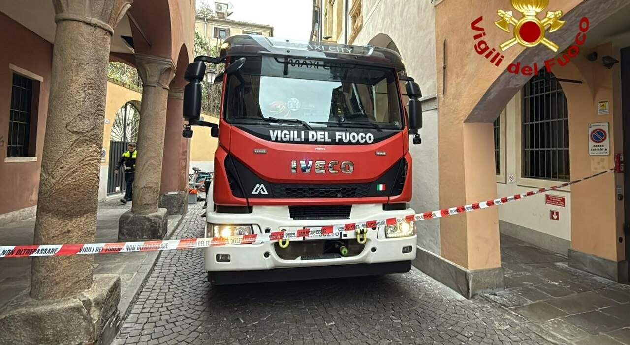 https://statics.cedscdn.it/photos/MED_HIGH/2026/03/29/9444077_29192624_incendio_contatore_evacuato_palazzo_centro_intossicati.jpg